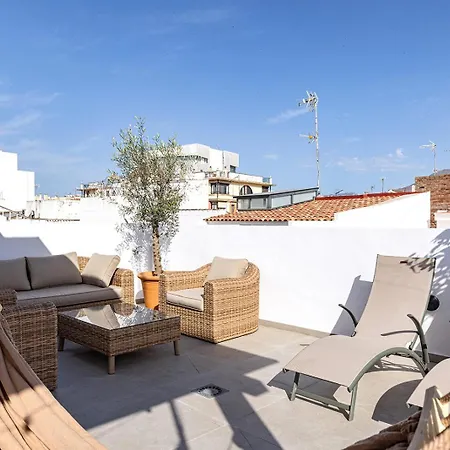 בית נופש Stylish Terrace And Pool House, Old Town