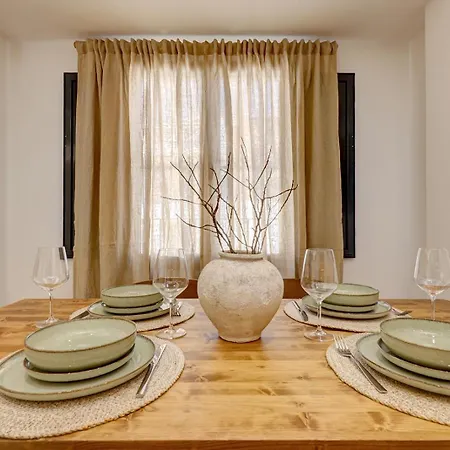 Stylish Terrace And Pool House, Old Town * אסטפונה